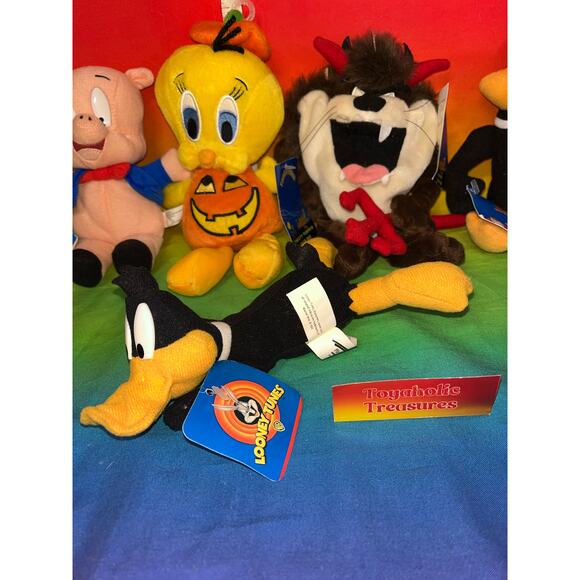 Looney Tunes Bean Bag Plush Tweety Bird Daffy Duck Taz and Porky Pig Figures - Picture 3 of 6